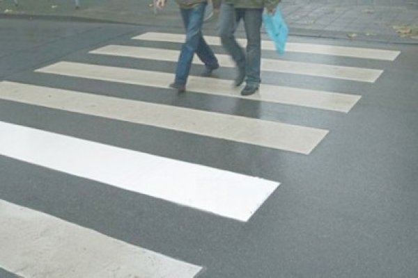 Lovită pe trecerea de pietoni